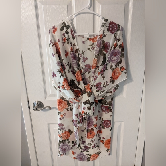 emory park Sweaters - Beautiful Floral Lightweight Wrap-Can be Worn Many Ways! Size 2X